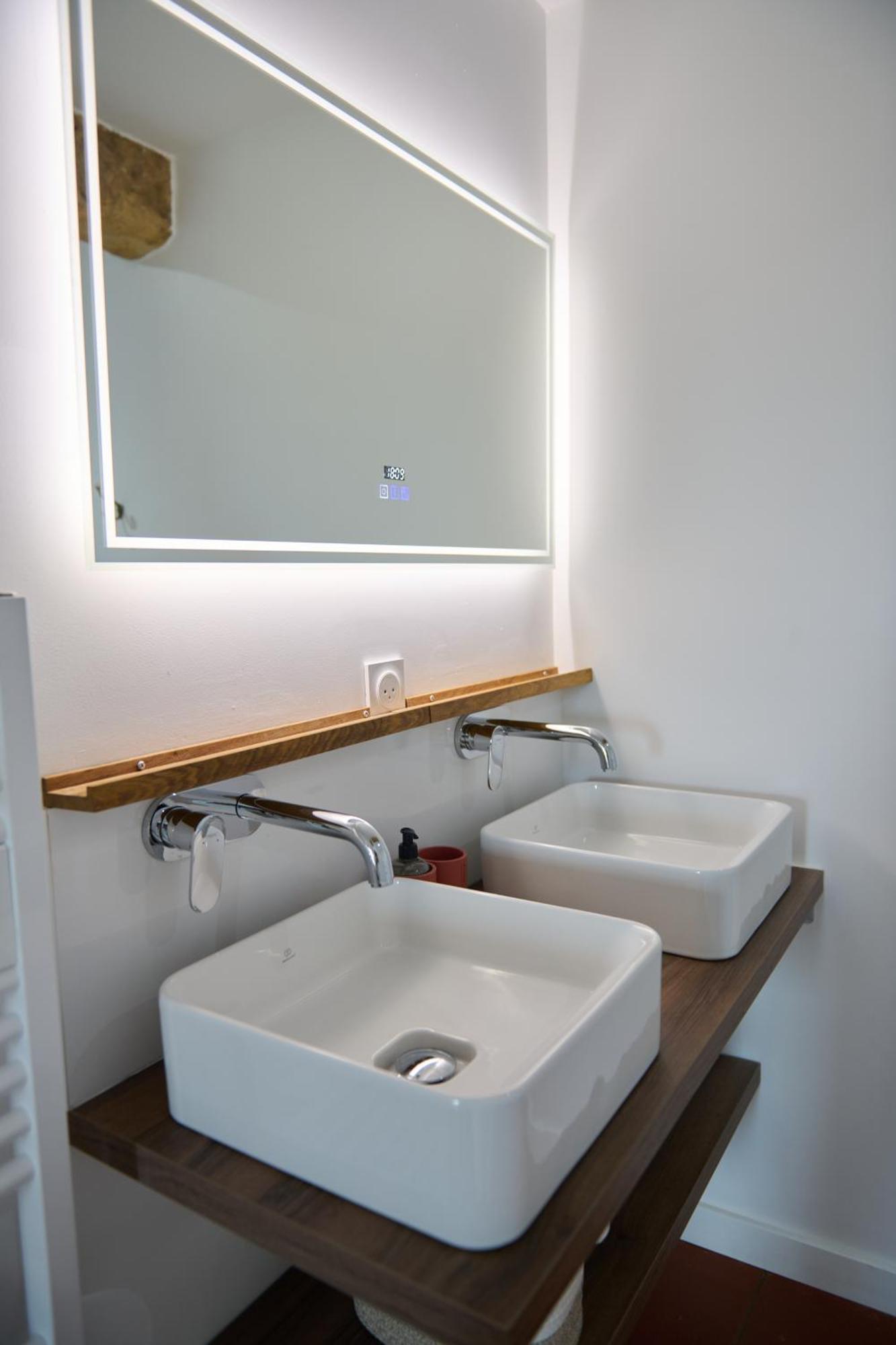 Le Repaire Lagardere Bed & Breakfast Lussac  Exterior foto