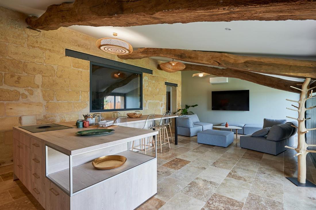 Le Repaire Lagardere Bed & Breakfast Lussac  Exterior foto